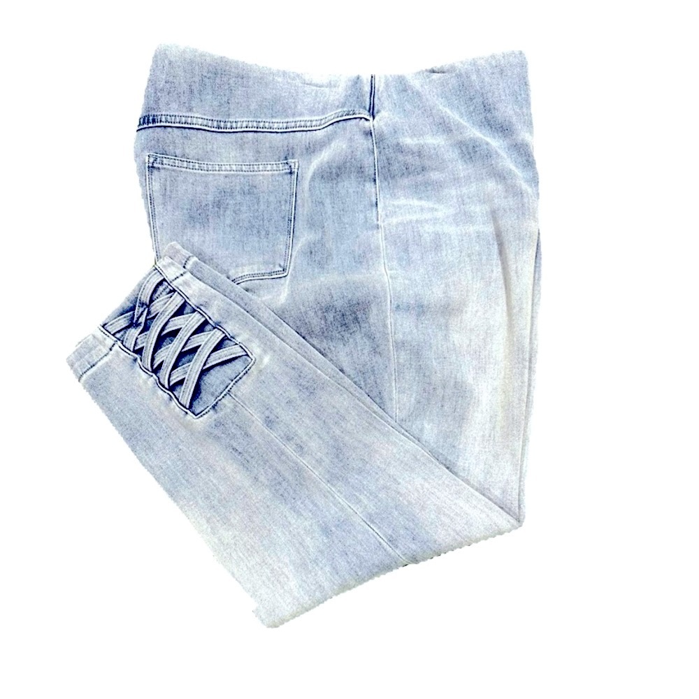 💙 BOGO 💙 Soft Surroundings pull-on ankle jeans. Size L.
